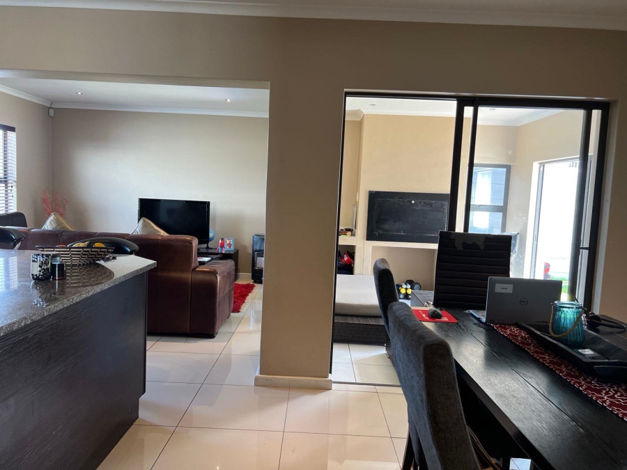 3 Bedroom Property for Sale in Parklands Western Cape